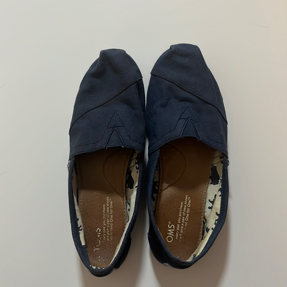 Tom’s shoes